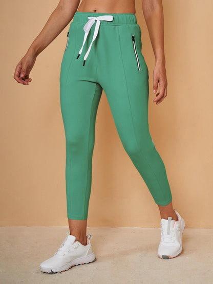 Basic jogging capri pants with drawstring