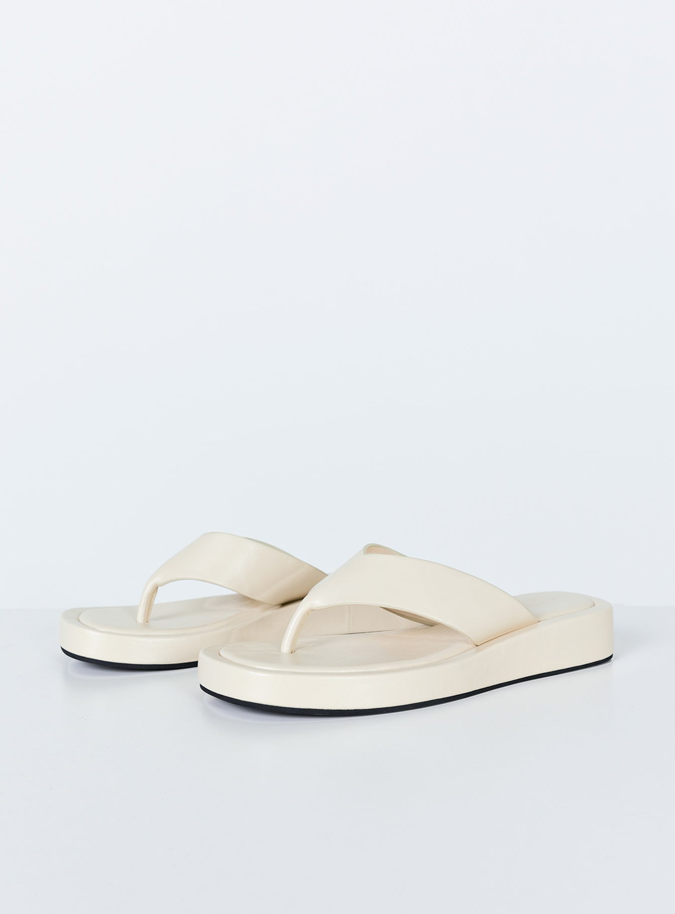 Pricess Polly Sandals - Where style meets comfort and sustainability