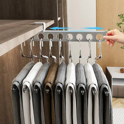 Extendable clothes rail