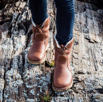 Waterproof calfskin boots with wool lining