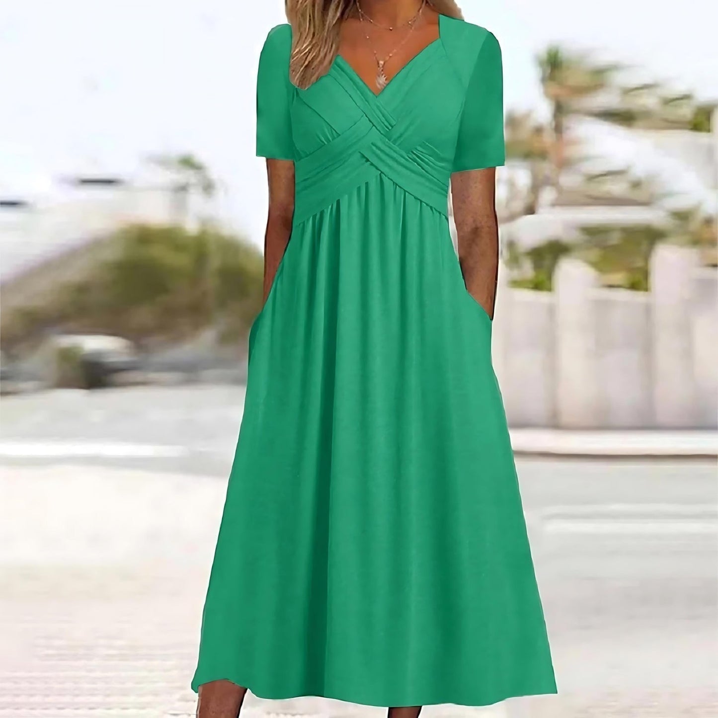 MAIKA | Stylish and flattering dress
