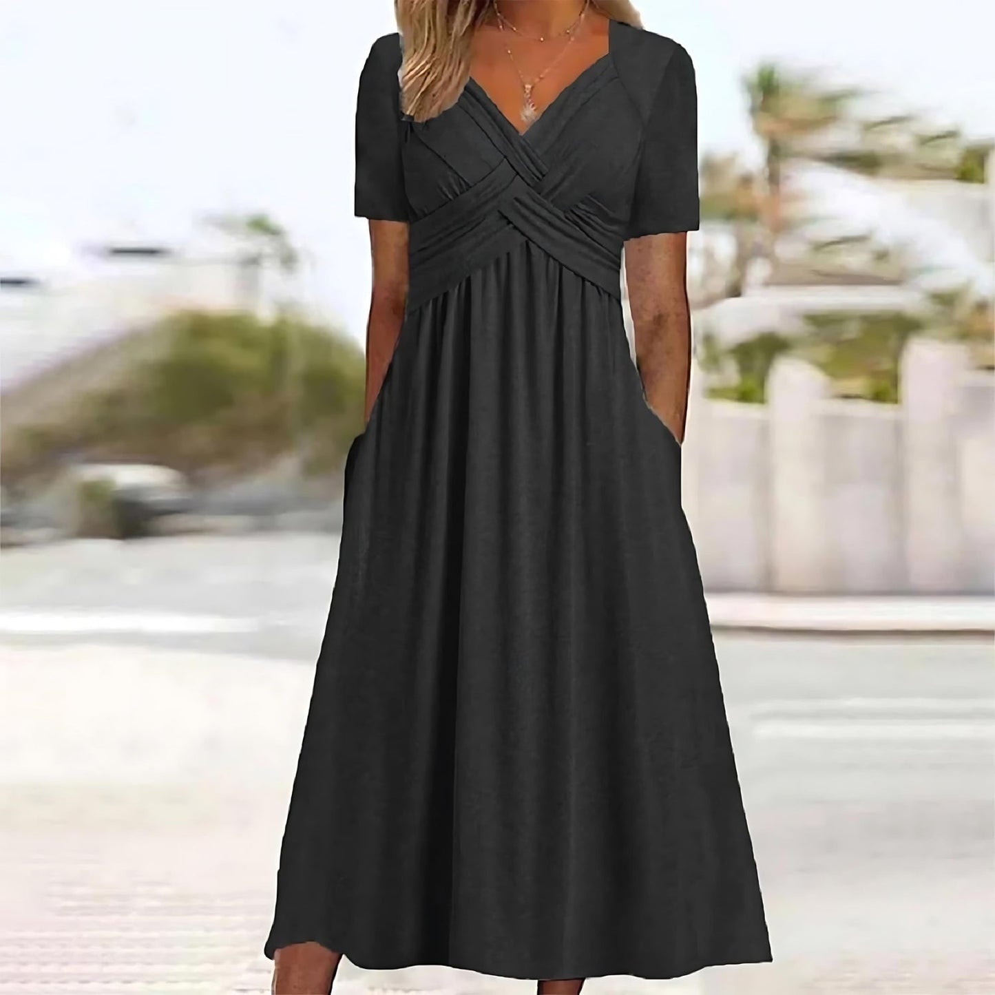 MAIKA | Stylish and flattering dress