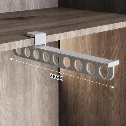 Extendable clothes rail