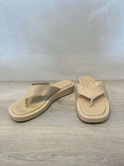 Pricess Polly Sandals - Where style meets comfort and sustainability